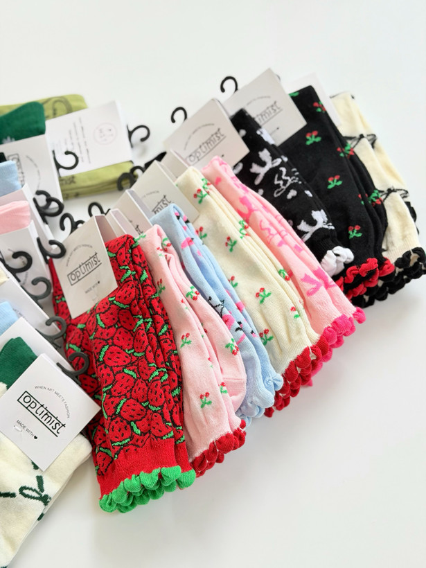 جوراب کنگره ای ساق دار برند اپتیمیست طرح آلبالو تکرار